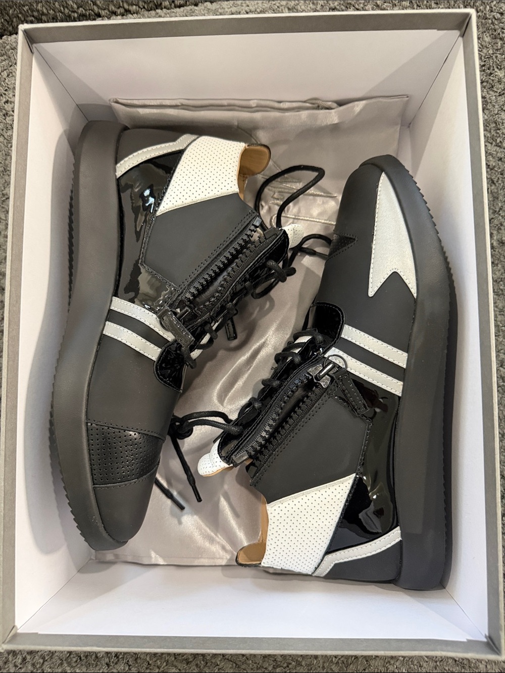 Giuseppe Zanotti Black and White Men's Low-Top Sneakers - Picture 5 of 6